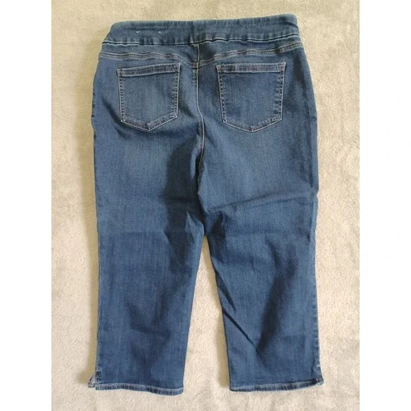 Chicos Pull On Capri Jeans Sz 14 Blue Denim Stretch Cropped Stretch Casual - Picture 4 of 12